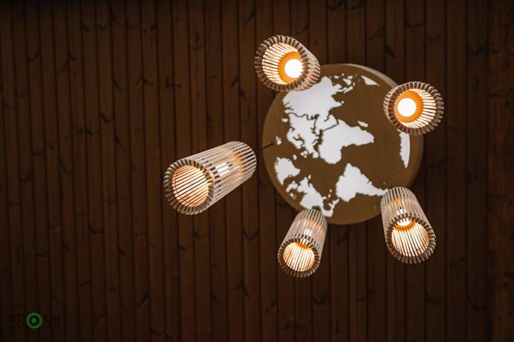 Mediniai dizainerių šviestuvai